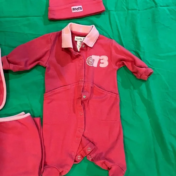 Roots Infant Set in Vibrant Pink - Picture 4 of 7